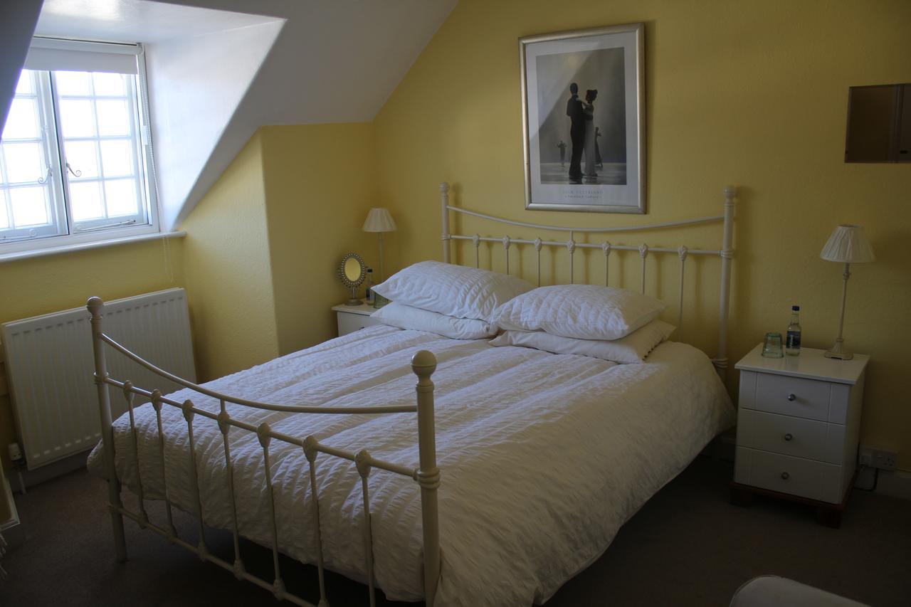 ダンスター The Olde House Bed & Breakfast エクステリア 写真